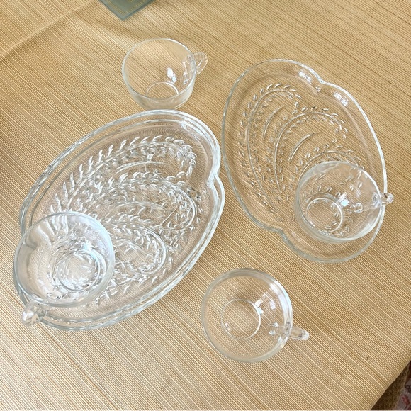 Federal Glass Co snack plates and cups in excellent condition! Set of 4 - Picture 5 of 5